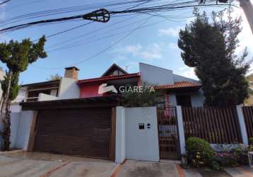 Casa no jd. la salle, em frente ao horto e lago municipal de toledo-pr