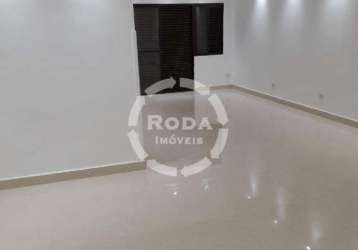 Apartamento a venda de 3 dormitórios com 2 suítes e 2 vagas demarcadas no gonzaga - santos/sp