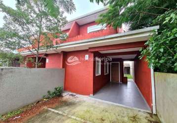 Casa de 2 quartos próxima a praia e ao comércio local  à venda no campeche, florianópolis, sc