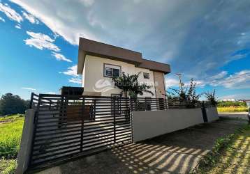 Casa de 3 quartos com pátio grande à venda em loteamento planejado, ribeirão da ilha, florianópolis