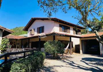 Casa de 3 quartos sendo um suite, piscina e quintal  à venda, morro das pedras/campeche, florianópo