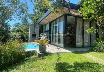 Casa à venda de 2 dormitórios, piscina, adega e vista mar, no ribeirão da ilha, florianópolis, sc