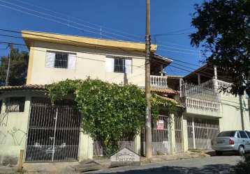 Sobrado com 3 casas de renda de esquina