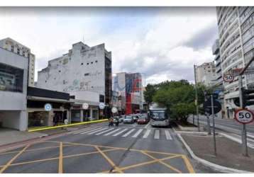 Lojas localizadas na consolação, com 1.138 m² a.c., 1.064 m² terreno , testada de 25m. zoneamento zeu. prox. av. paulista (ref 17.836)