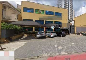 Ótimo prédio comercial no alto de pinheiros, com 1.177m² a.c., 662 m² terreno, testada de 18 m. zona zc. analisa permutas (ref 17.921)