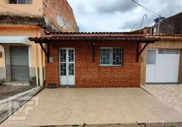 Casa com três quartos, próximo ao terminal do vergel do lago, maceió