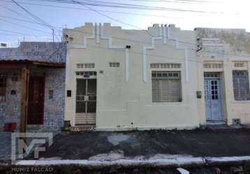 Casa nascente com três quartos (uma suíte), ponta grossa