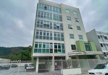 Sala comercial de 122m² bairro ponta aguda