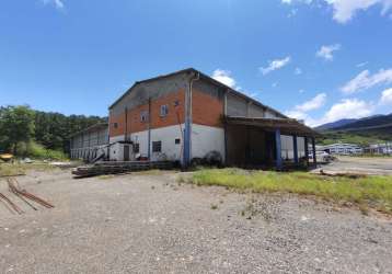 Galpão no bairro itoupava central