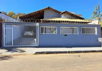 Casa colonial 3 quartos plana em lote 360m2 no santo antônio, vespasiano - ca3182