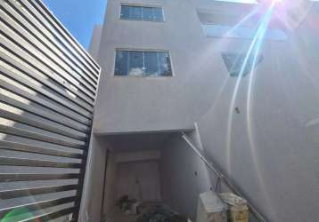 Casa independente de 2 qtos em ótima localização no b. céu azul - ca3187