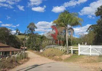 Linda chácara a venda em pedra bela próximo de bragança paulista 250m² útil , 2.400m² de terreno ,6 dormitórios, 2 banheiros por r$690.000 - venda oportunidade para construir pousadas, ou morado própr