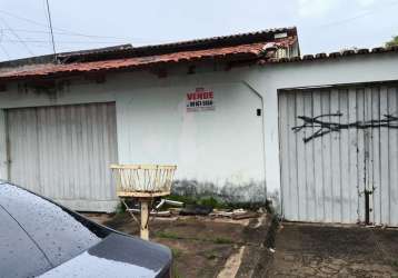 Lote com duas casas a venda no parque flamboyant goiania