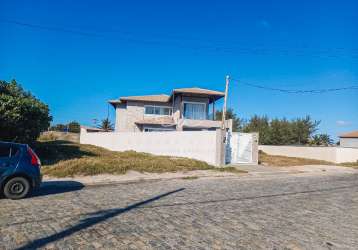 Casa de frente para a praia do foguete, em cabo frio, à venda