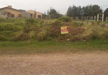 Terreno com 360 metros quadrados, de esquina, a 4 quadras do mar, na gleba b