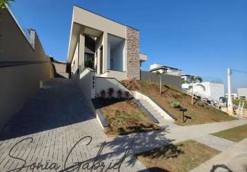 Maravilhosa casa alto padrão, em construção,à venda, condomínio campo de toscana, vinhedo-sp