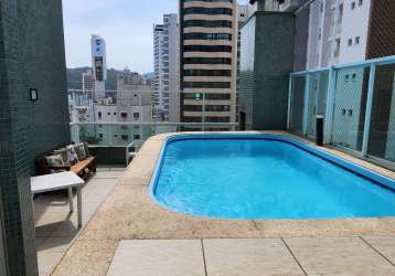 Cobertura duplex, 1 por andar, com piscina no centro