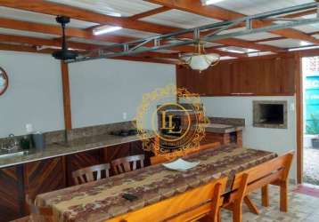 Casa com ótima localização e 3 dormitórios à venda, nações - balneário camboriú/sc