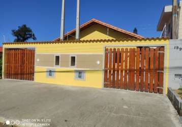 Casa no bairro jardim magalhães, em itanhaém - localizada lado serra, em rua calçada.