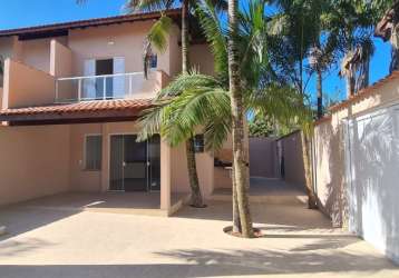 Casa no centro de itanhaém com 4 dormitórios e piscina