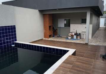 Casa com piscina a venda em itanhaém/sp.