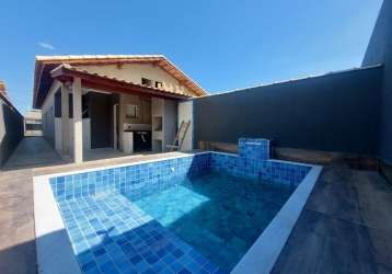 Casa nova com piscina á 1300 metros do mar - itanhaém/sp.