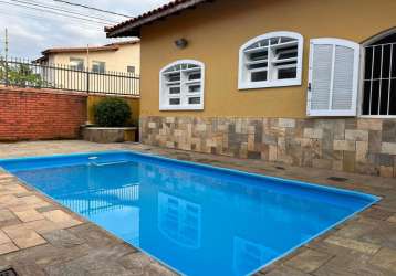 Casa com piscina e edicula á venda em itanhaem , litoral sul de sp