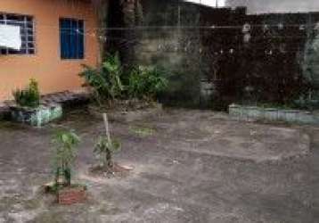 Excelente casa localizada no bairro jardim ribamar, em peruíbe - lado praia, em rua calçada.