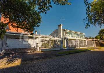 Casa com amplo terreno no lindóia