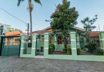 Casa com 3 quartos à venda na avenida benno mentz, 884, vila ipiranga, porto alegre, 388 m2 por r$ 1.099.000