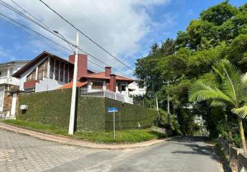 Casa para venda em criciúma, lote seis, 3 dormitórios, 1 suíte, 5 banheiros, 2 vagas