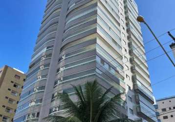 Amplo apartamento 03 dormitórios vila tupi a 100 mts da praia.