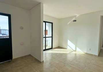 Apartamento com 01 suíte + 02 dormitórios no costa e silva