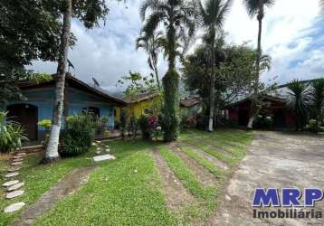 Casa a venda em ubatuba, dentro de condomínio no bairro do sertão da quina a 3 km praia de maranduba.