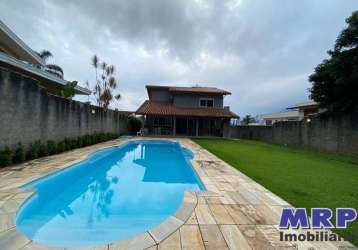 Casa na praia da lagoinha, com piscina. oportunidade. 4 dormitórios