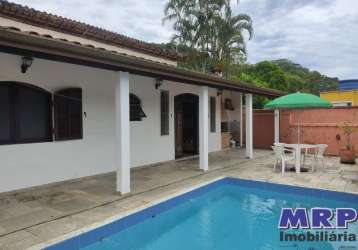 Casa com piscina à venda em ubatuba. bairro sertão da quina. 2 quartos.