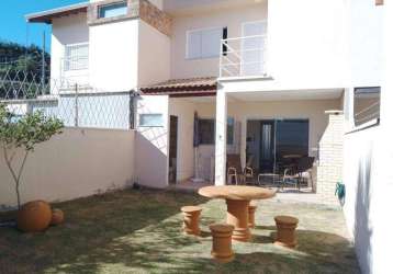 Jardim parque das palmeiras - casa tipo sobrado,  geminada, com 2 dorm/1 suíte, sala, cozinha , quintal c/churrasqueira - serra negra/sp