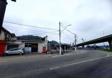 Loja/ponto comercial de esquina na entrada de santos