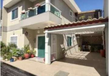 Casa em condomínio fechado com 4 quartos à venda na avenida luiz tarquínio pontes, pitangueiras, lauro de freitas, 140 m2 por r$ 690.000