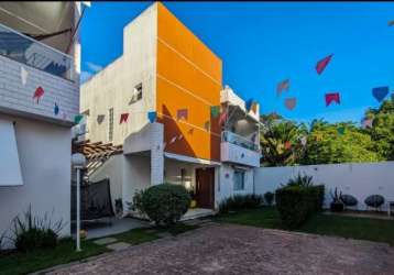 Casa em condomínio fechado com 4 quartos à venda na rua joão marques oliveira, buraquinho, lauro de freitas, 147 m2 por r$ 679.900