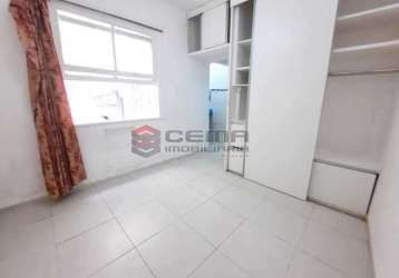 Kitnet / stúdio à venda na travessa pepe, botafogo, rio de janeiro, 28 m2 por r$ 300.000