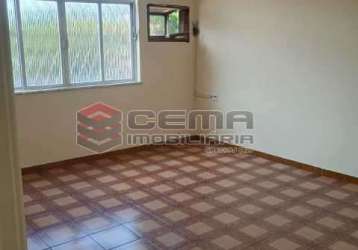 Casa comercial com 1 sala para alugar na estrada intendente magalhães, marechal hermes, rio de janeiro, 60 m2 por r$ 2.250