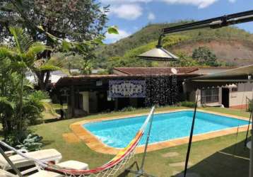 Casa com 5 quartos à venda na rua amaro josé de souza coutinho, itaipava, petrópolis, 250 m2 por r$ 850.000