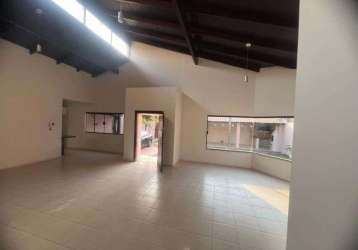 Vendo casa para investimento, moradia, clínica no bairro santa rosa