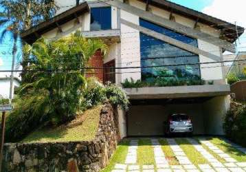 Venda de casa de alto padrão no condomínio arujazinho iv, oportunidade de 400m², 3 suítes, sala em l, mezanino, piscina e churrasqueira. consulte-nos.