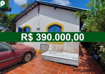 Ótima casa em estilo colonial, disponível para venda, 6 dormitórios - bairro rocio - cananéia - litoral sul de sp