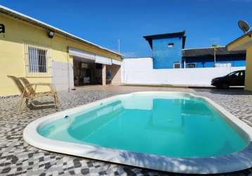 Casa com piscina para venda no bairro carijó - cananéia-sp