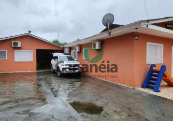 Casa com 4 dormitórios (2 suítes) mobiliada e equipada no porto cubatão - cananéia/sp