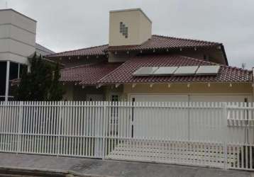 Casa com 5 quartos à venda na rua joaquim dos santos, 40, floresta, joinville, 376 m2 por r$ 1.500.000