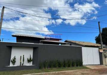 Casa em condomínio fechado com 3 quartos à venda na rua cinco, são josé do imbassaí, maricá, 97 m2 por r$ 430.000